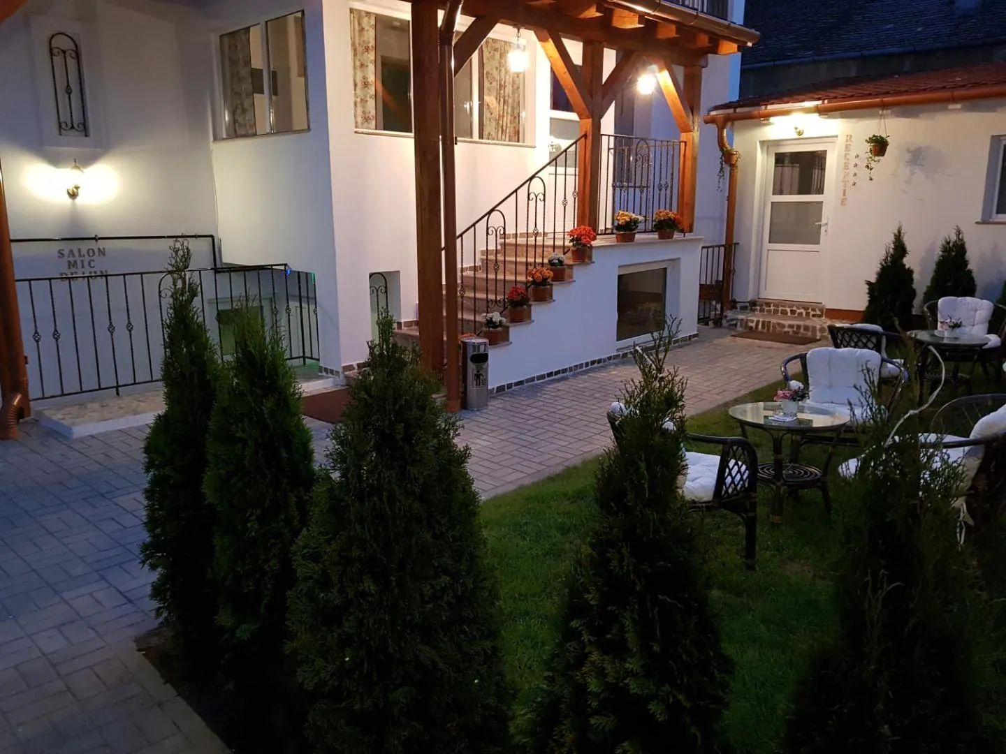 Curte, grădină și terasă